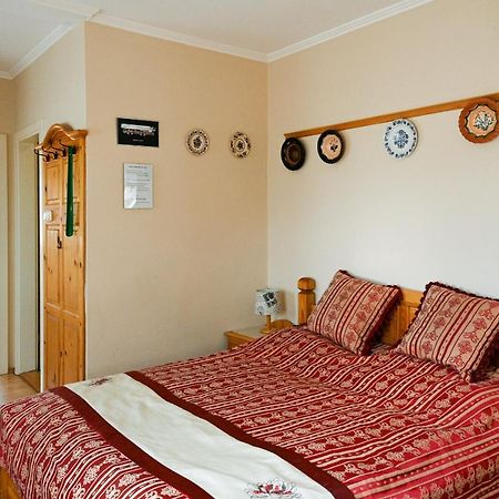 Szt. Florian Vendeghaz Hotel Егер Екстериор снимка